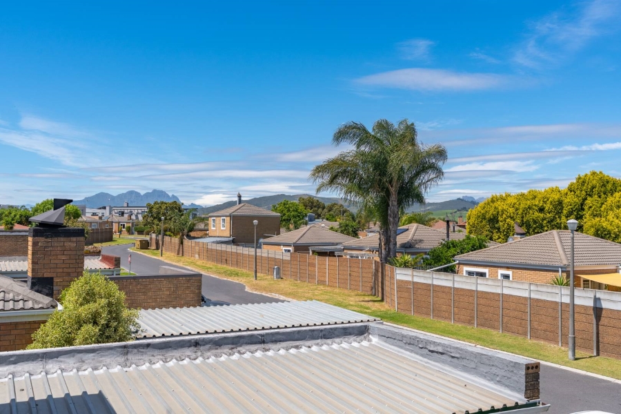 2 Bedroom Property for Sale in Protea Heights Western Cape